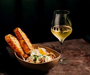 Linguini Vongole with white wine